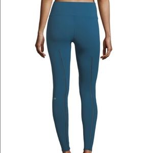 Gently worn alo dash leggings size small